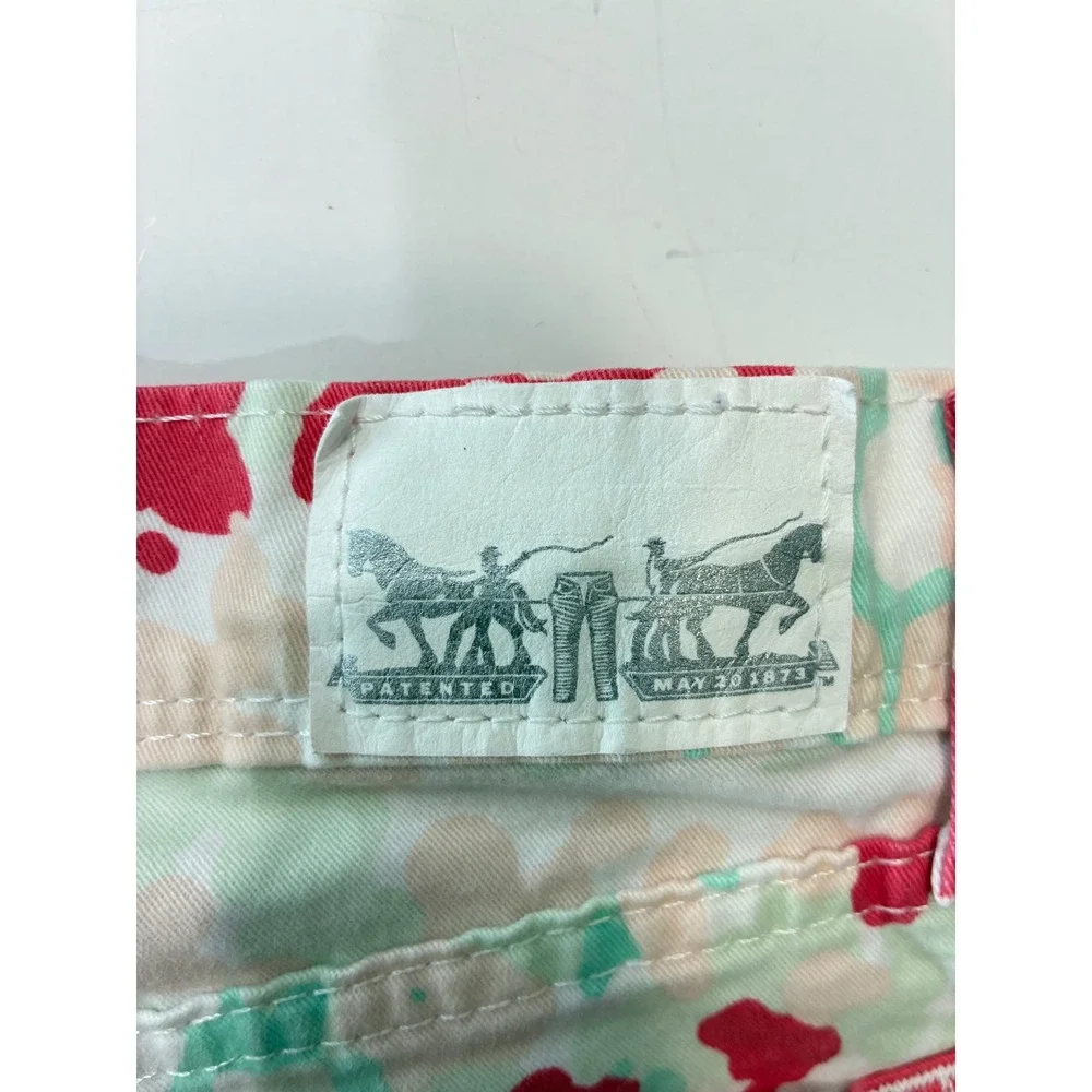 Levis Womens Paint Splatter Camo Denim Shorts Red Green Tan Low Rise Size 28